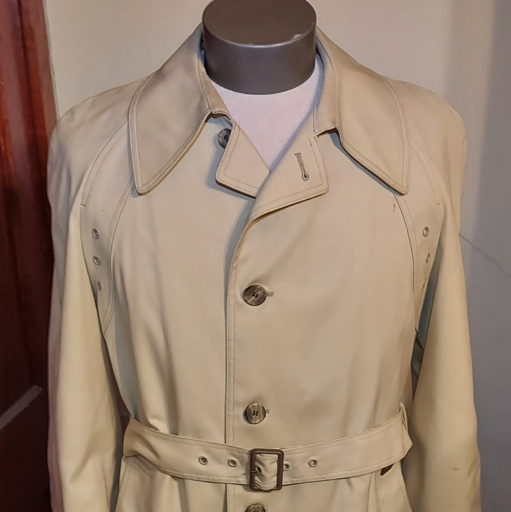 Cool AF London Fog Off-White Rain Coat 42Reg Very on Trend